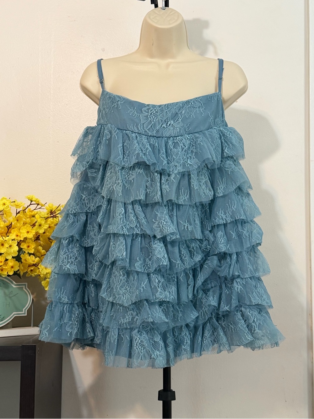 Blue Tiered Lace Ruffle Dress can wear 120lb to 135lb brand new  but no tags